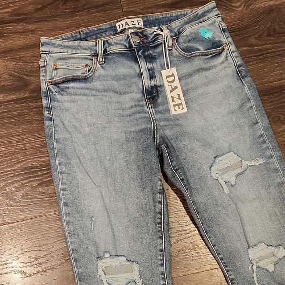❤️ NWT! DAZE LOVER GIRL MID-RISE SLIM ROLLER JEANS, 12 (31) - Picture 3 of 9